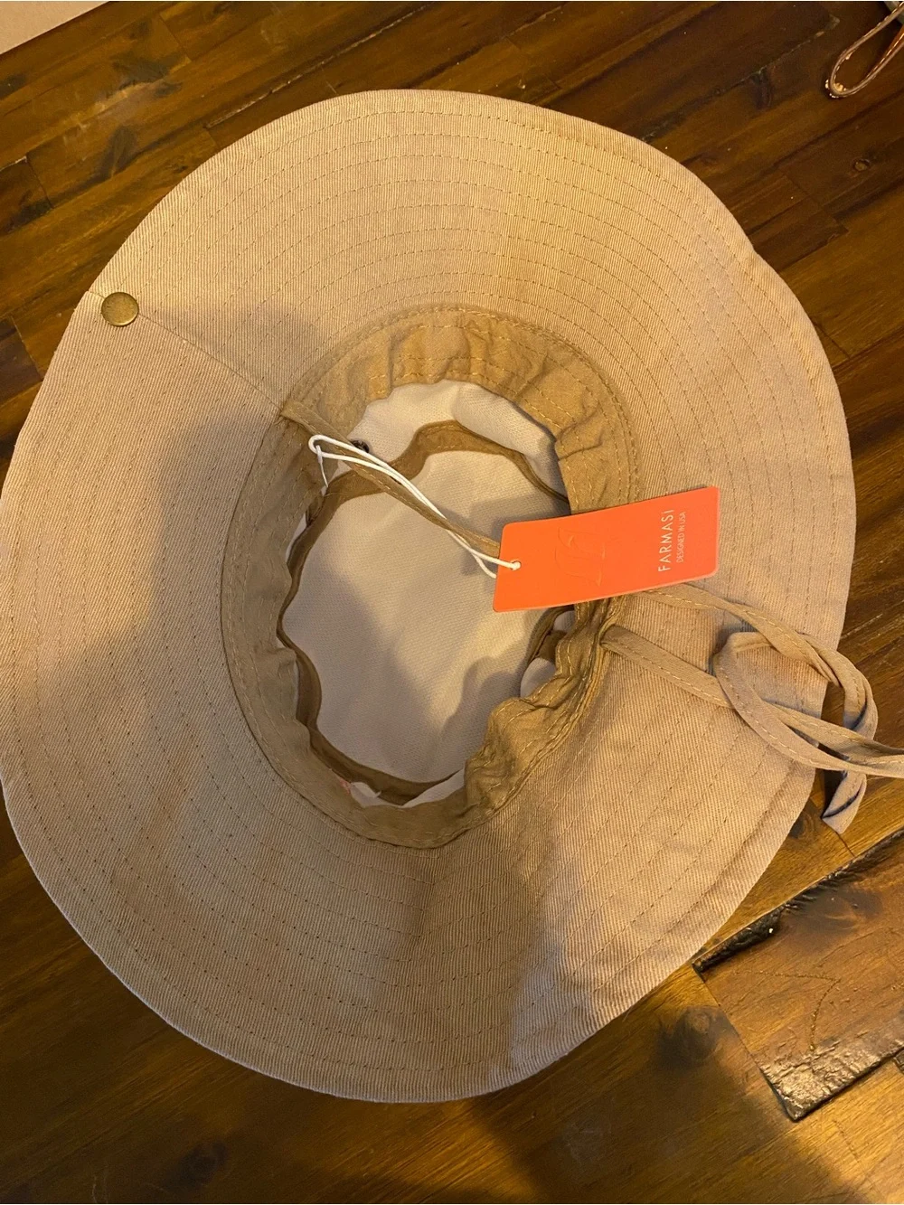 Farmasi Bucket Hat